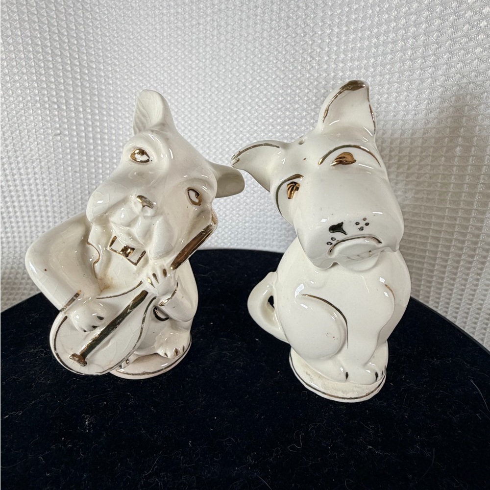 Vintage Charming Dog Salt and Pepper Shakers Scottie Dogs